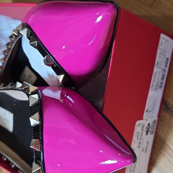 VALENTINO GARAVANI Rockstud Patent Leather Flats – Hot Pink (37 / US 7) - Picture 6 of 16